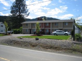 975 S Comstock Rd, Sutherlin, OR 97479