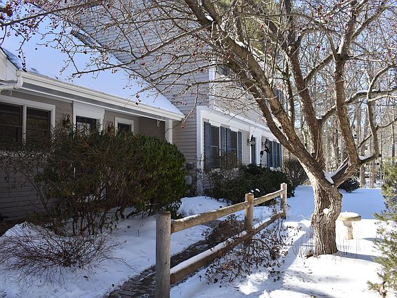 3rd image of 10 Sandhill Drive