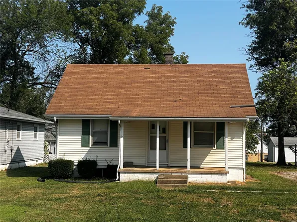 5905 Memory Ln, Belleville, IL 62223
