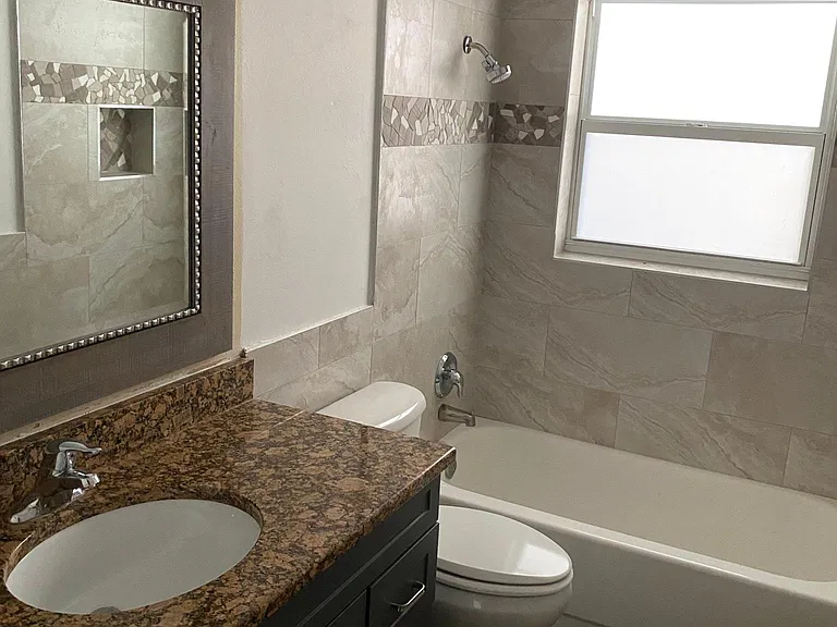 2433 Poinciana St — Photo 12