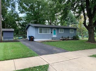 1000 Forestwood Dr, Saint Louis, MO