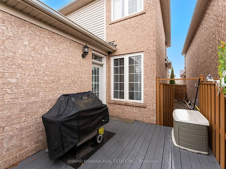 7282 Blackwood Mews — Photo 45