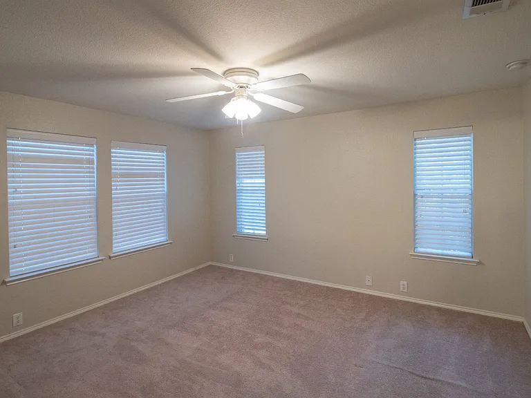 2215 Canterbury Park Dr — Photo 20