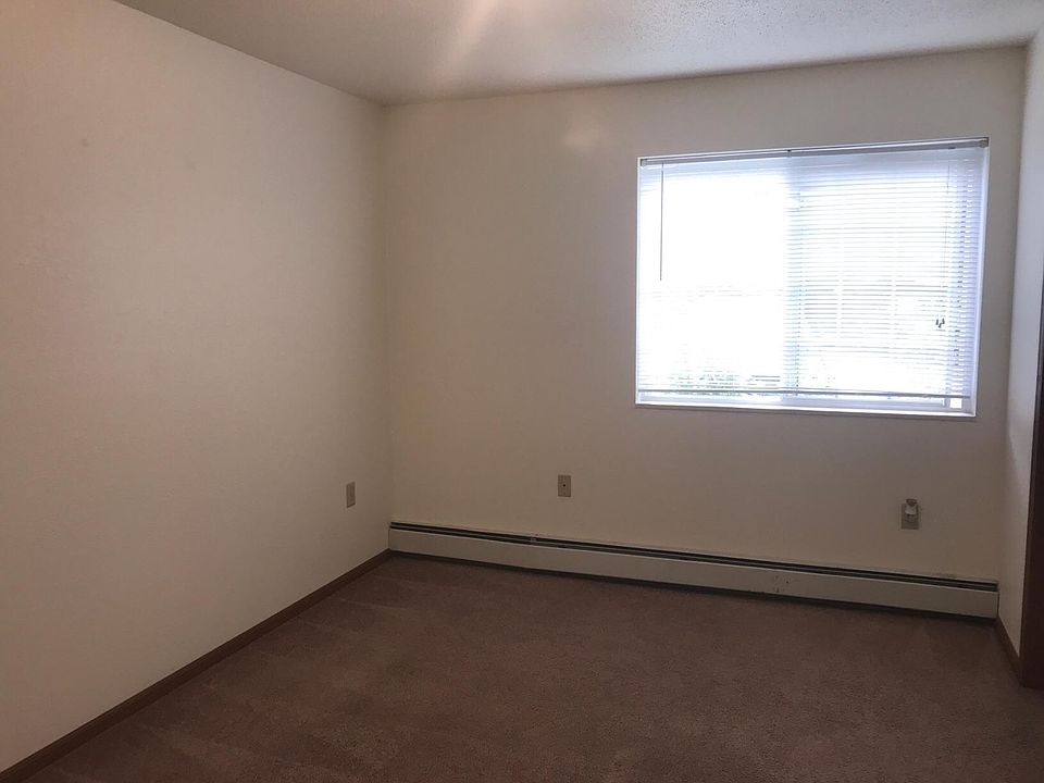 1st image of 44 E Birchwood Ave APT 1