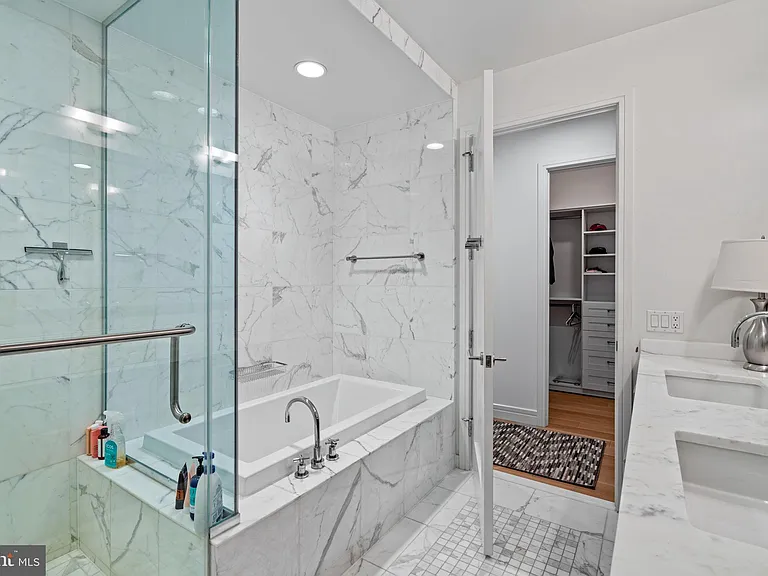 1414 S Penn Sq #44F — Photo 14