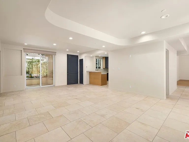 16123 Sunset Blvd #105 — Photo 4