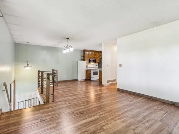 7532 Maplebrook Pkwy N, Brooklyn Park, MN 55445