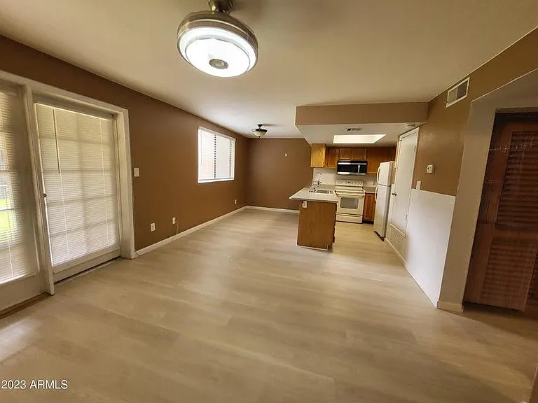 18811 N 19th Ave #2013 — Photo 5