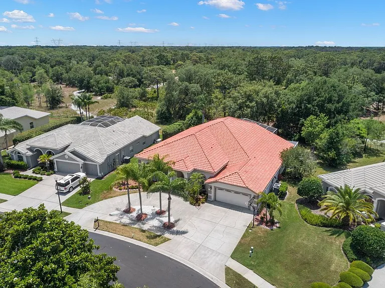 1024 Hagen Dr — Photo 3