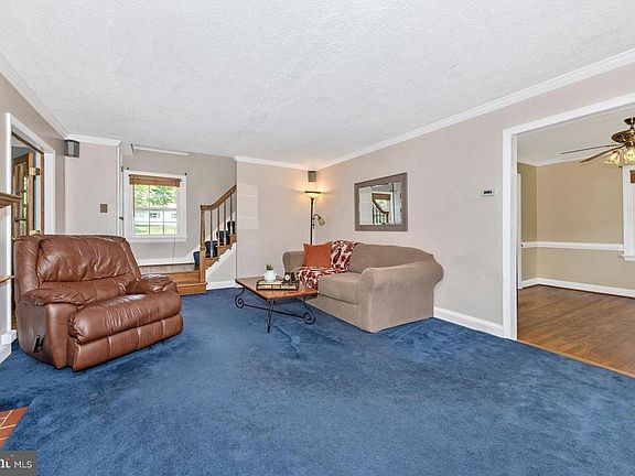 3rd image of 836 Armstrong Ave