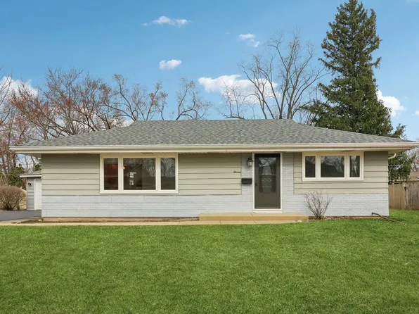 11 Prospect Rd, Lake Zurich, IL 60047