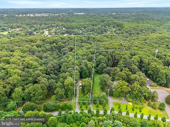 2nd image of 17101 Overhill Rd