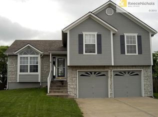1203 S Huntington Dr, Greenwood, MO 64034