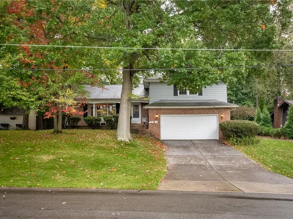 828 Cohassett Dr, Hermitage, PA 16148