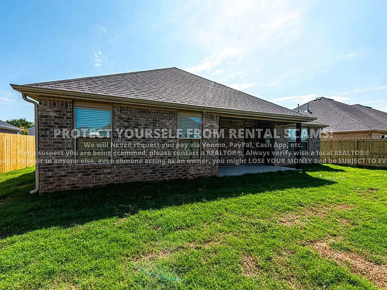520 Aster St — Photo 13