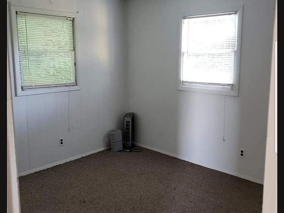 2nd image of 160 Sycamore Shoals Dr