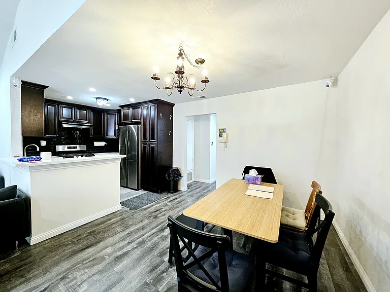 18427 Vincennes St #34 — Photo 19