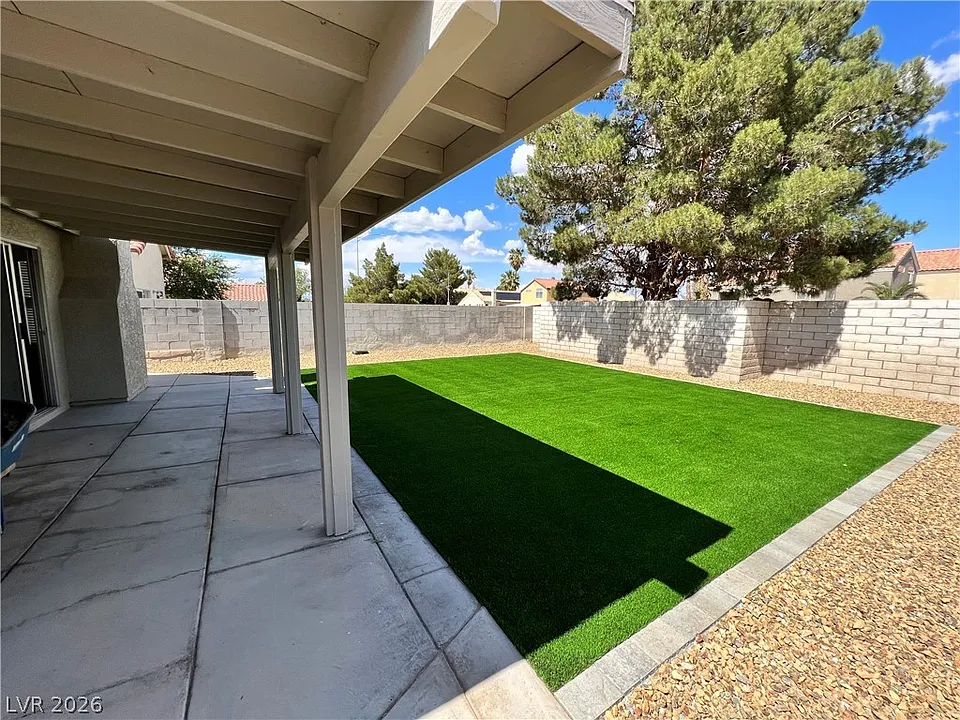 8304 Palmada Dr