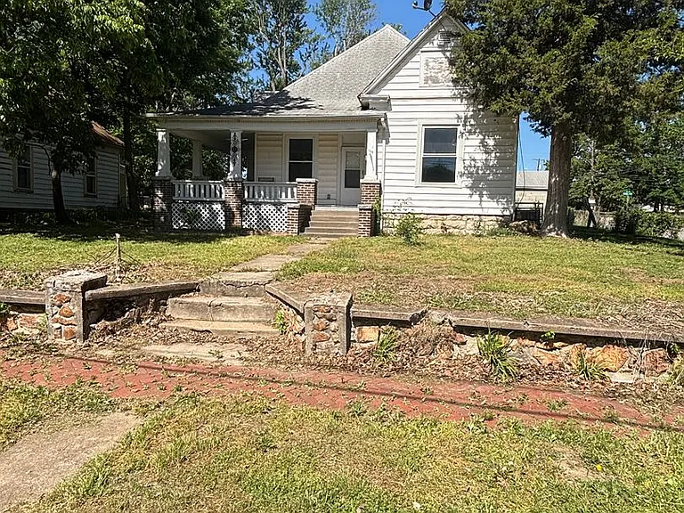 2159 N Main Ave — Photo 1