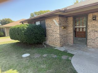 3118 Conflans Rd, Irving, TX 75061