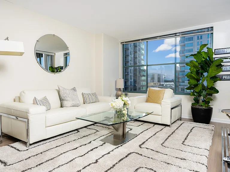 South Beach Marina Apartments — Photo 18