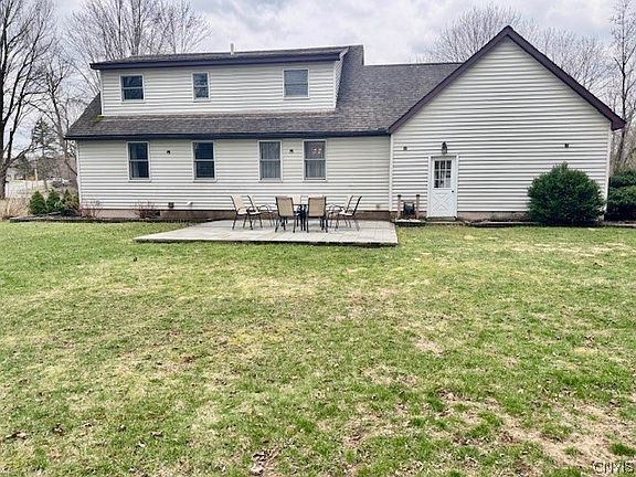 5th image of 440 Lincoln Ave