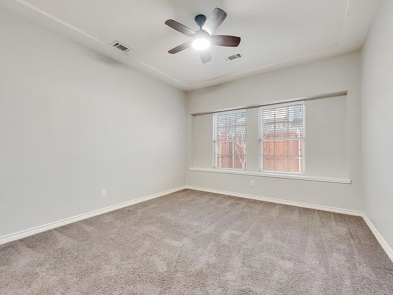 739 Harbour Town Dr — Photo 15