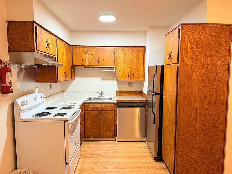 310 Hamilton St #1 — Photo 5