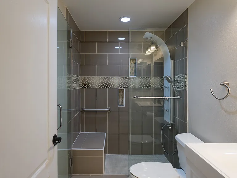 200 N 5th St #108 — Photo 36