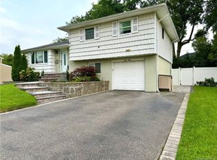 68 Jamaica Ave, Plainview, NY 11803