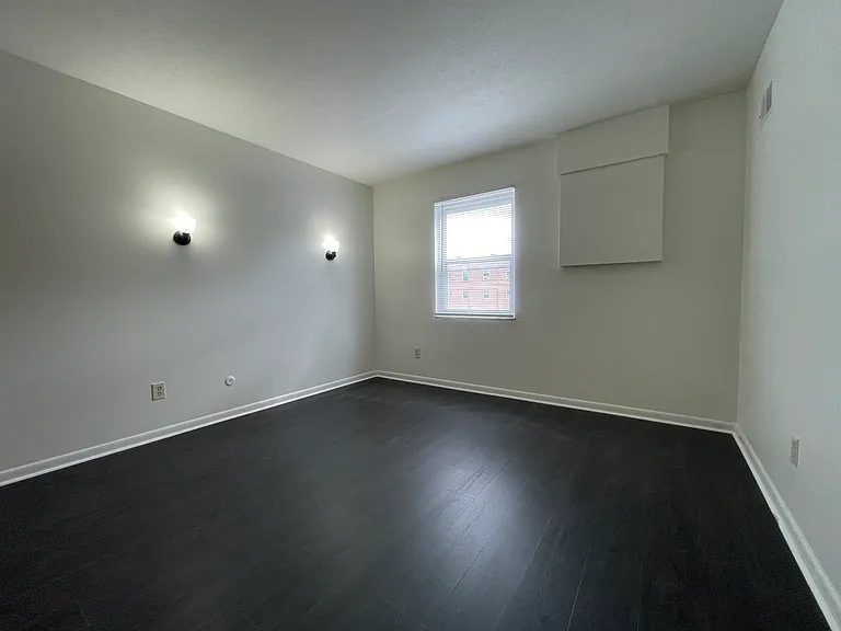 1340 King Ave — Photo 32