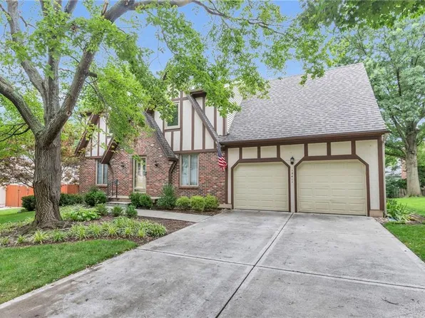 15411 W 93rd St, Lenexa, KS 66219