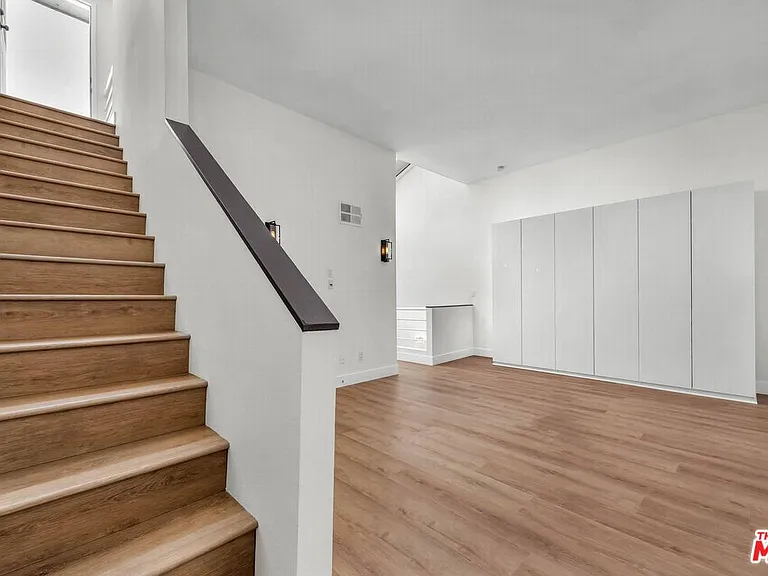 1735 Malcolm Ave #H — Photo 23
