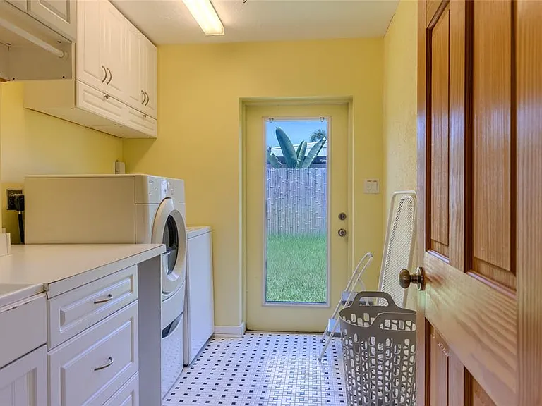 416 Sunset Dr — Photo 51