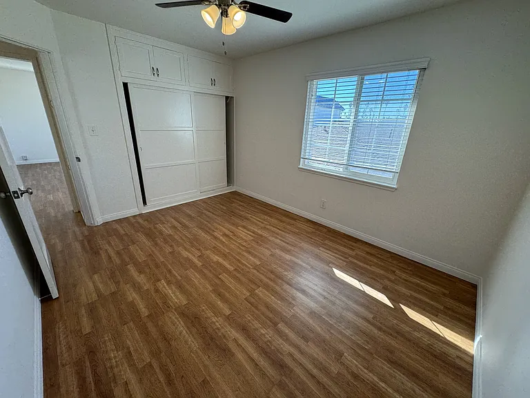 5062.5 Santa Monica Ave #5062.5 — Photo 8