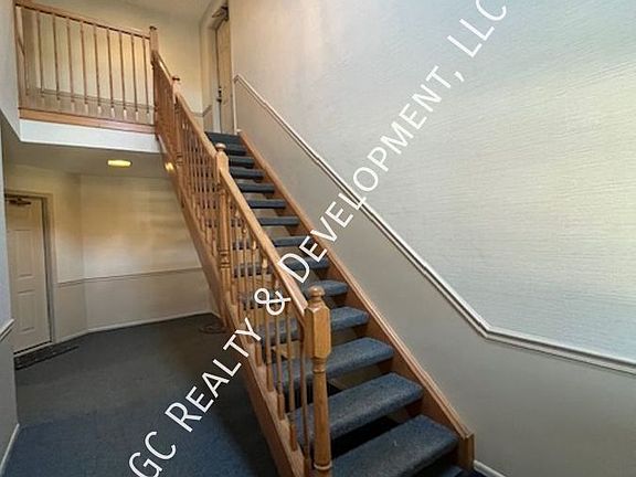 2nd image of 3 Aberdeen Ct Unit V2