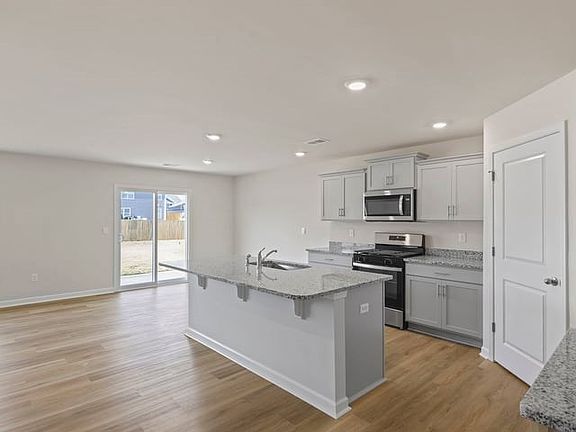 5th image of 114 Pebble Creek Ct