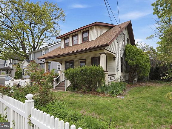 2nd image of 431 Albany Ave