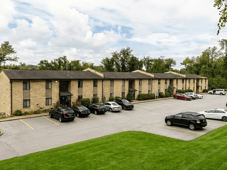 Highland Manor Apartments — Photo 12