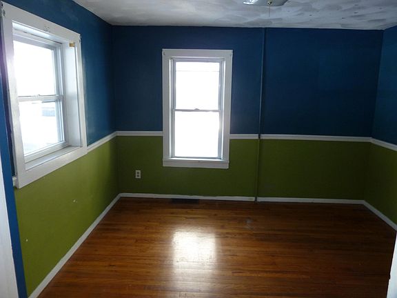 2nd image of 3108 Hall St Floor 1