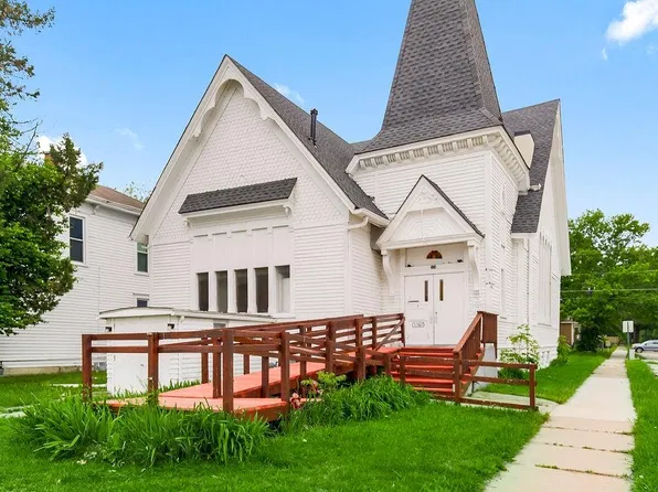 304 S Walnut St, Ottawa, KS 66067