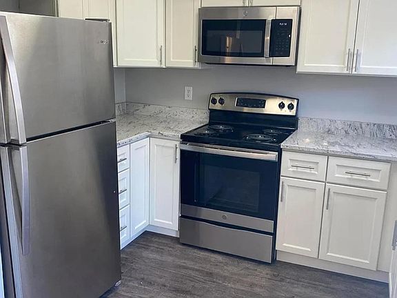 4th image of 7769 Willowcove Ct