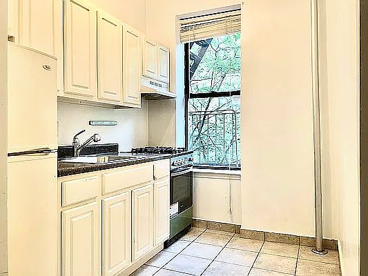 1st image of 136 W 111th St APT 3FE