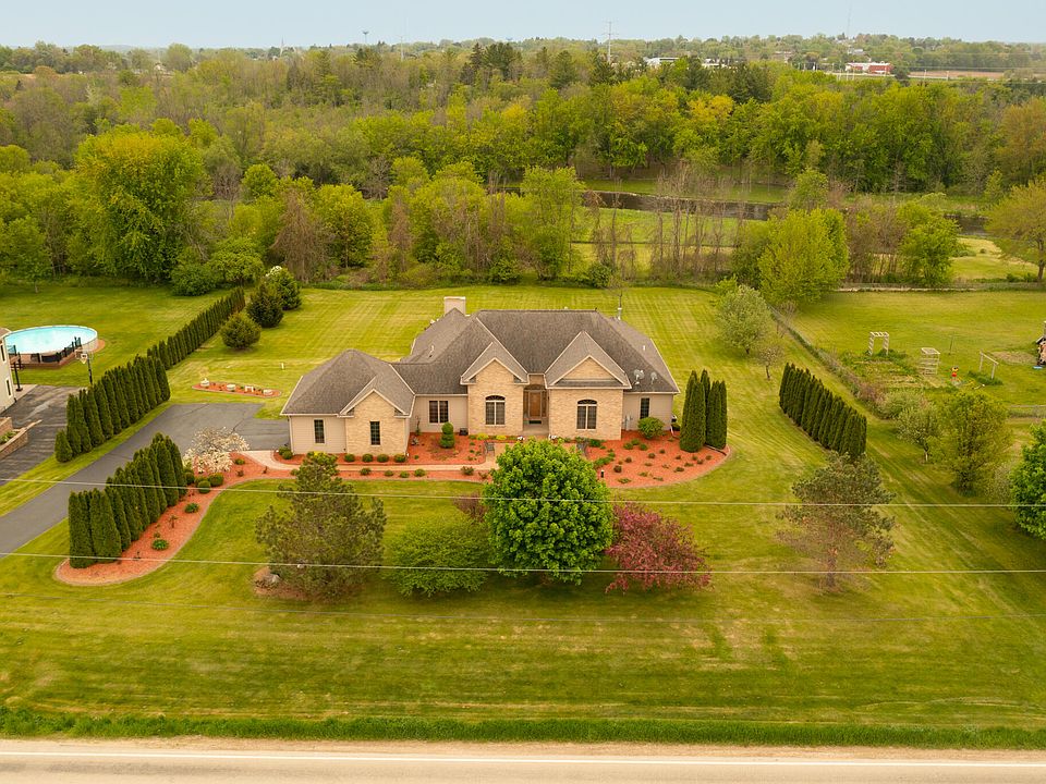 1st image of 3025 Newark Dr