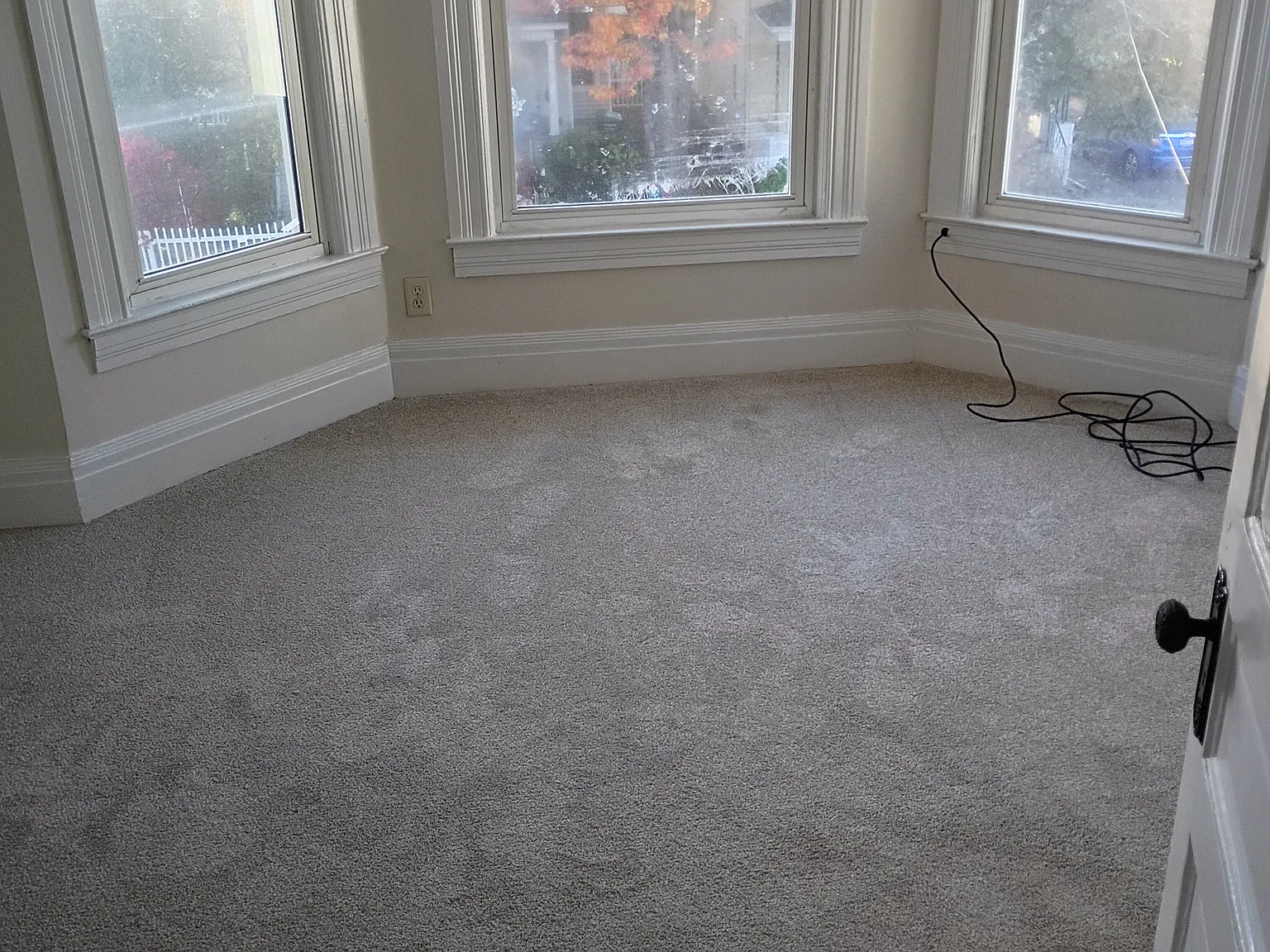 3 bed, $1,200 — Photo 2