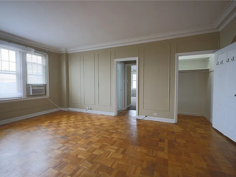 144 N Dithridge St #702 — Photo 15