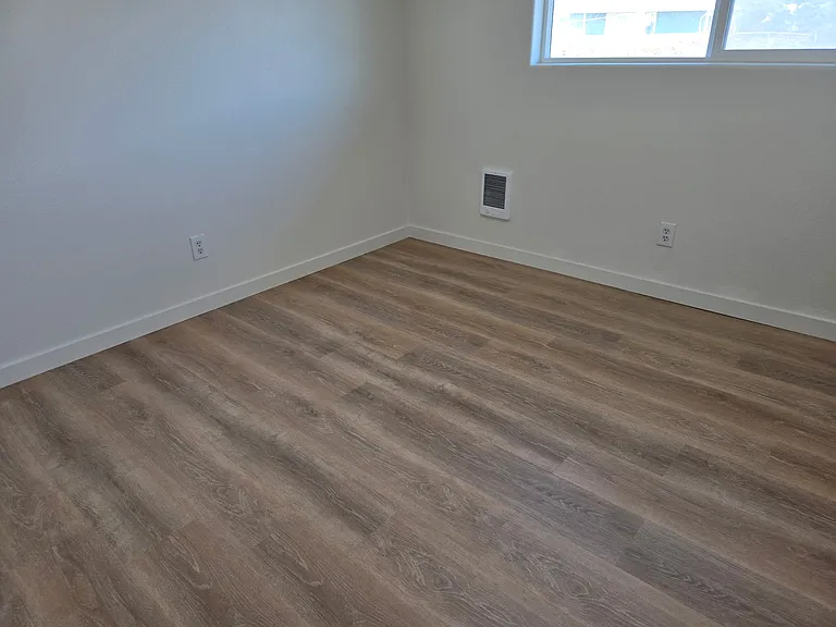 338 SW Woods St #2 — Photo 7