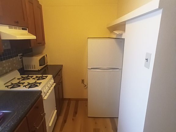 2nd image of 881 N 23rd St #3