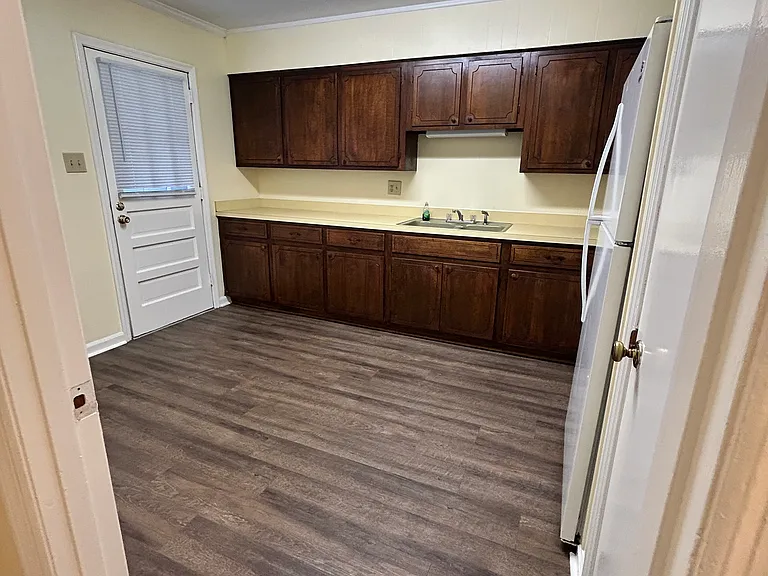 1222 W 2nd Ave #A — Photo 8