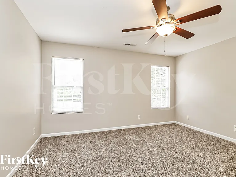 136 Rockbridge Ct — Photo 12